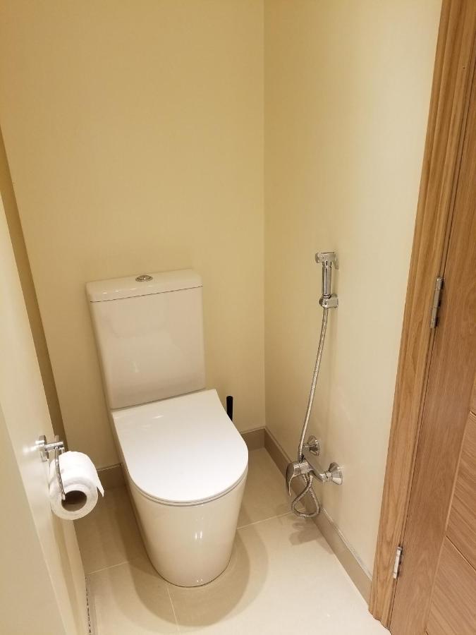 London Luxury Apartment 4 Bedroom Sleeps 12 People With 4 Bathrooms 1 Min Walk From Station Wanstead Екстер'єр фото